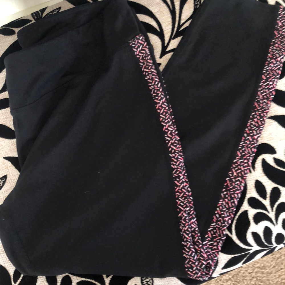 Gapfit leggings with colorful side design